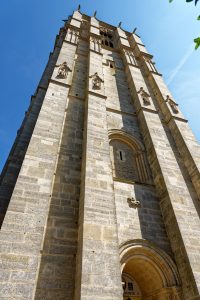 Eine Seite der Kathedrale Saint-Julien du Mans