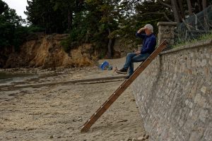 Albert schaut nach Concarneau hinüber