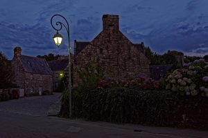 Wie ein Gemälde von van Gogh präsentieren sich die Straßen und Gassen beim Aufbruch