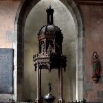 Taufbecken in der Église Saint-Mélaine in Morlaix.