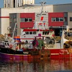 Der Hafen ist relativ groß, beherbergt mittlerweile jedoch nur wenige Fischtrawler