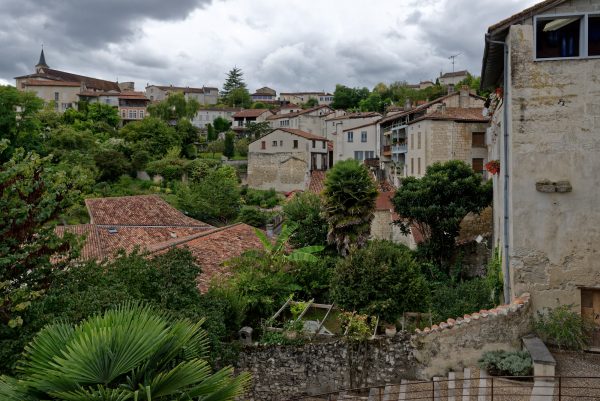 Aubeterre-sur-Dronne, ein idyllisches Dorf über dem Tal der Dronne