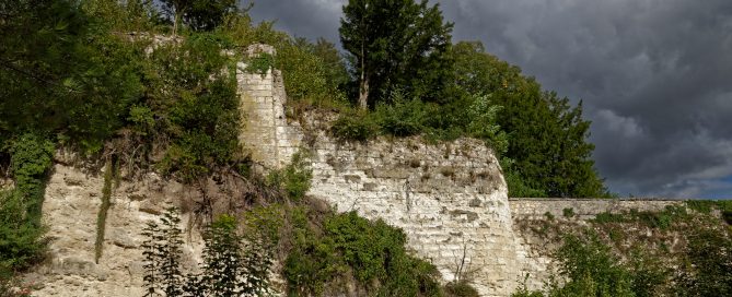 Unter diesem Felsen verbirgt sich die Kirche