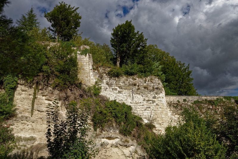 Unter diesem Felsen verbirgt sich die Kirche