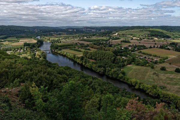 Hoch über der Dordogne gelegen