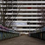 Blick von der Fußgängerbrücke über die Bahnlinie aus