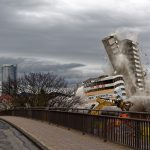 Mittlerer Turm und Treppenhaus neigen sich seitwärts